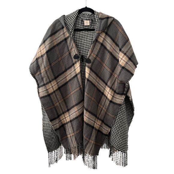 St. John's Bay Buffalo Plaid Poncho Wrap in Warm Brown Tones — One Size - Picture 1 of 6